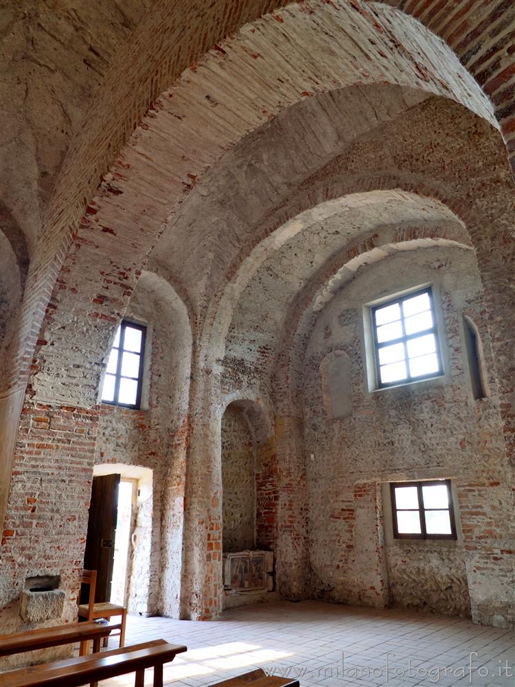 Lenta (Vercelli, Italy) - First right span of St Stephen's Church